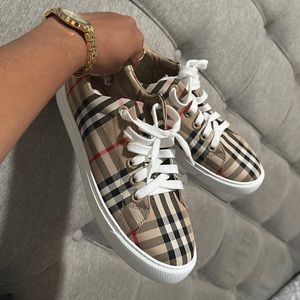 Burberry shoes
